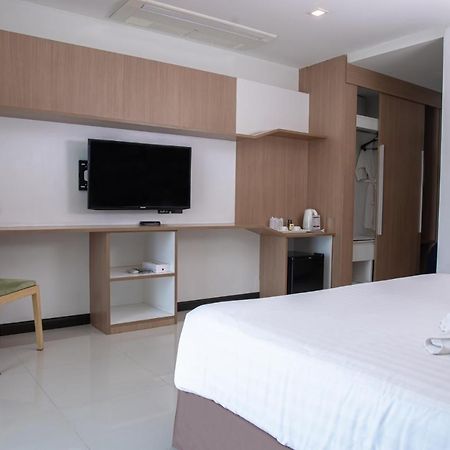 42C The Chic Hotel Nakhon Sawan Bagian luar foto