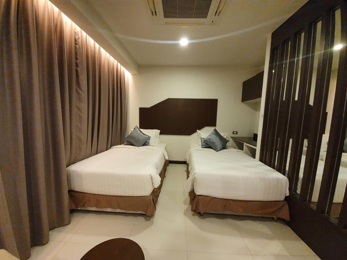 42C The Chic Hotel Nakhon Sawan Bagian luar foto