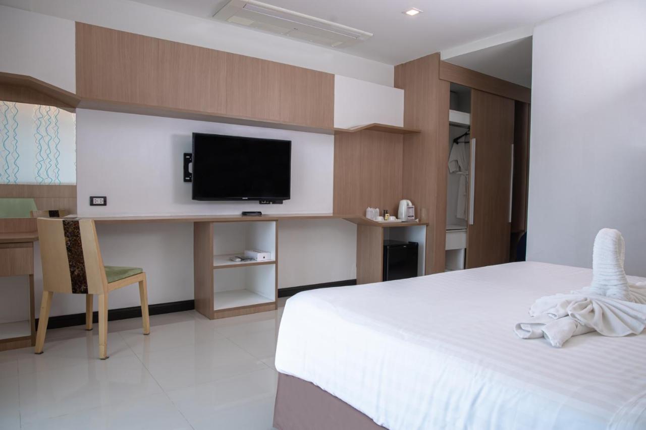 42C The Chic Hotel Nakhon Sawan Bagian luar foto