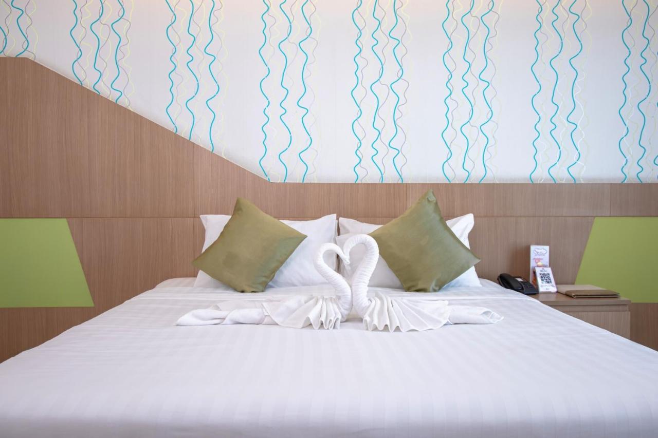 42C The Chic Hotel Nakhon Sawan Bagian luar foto