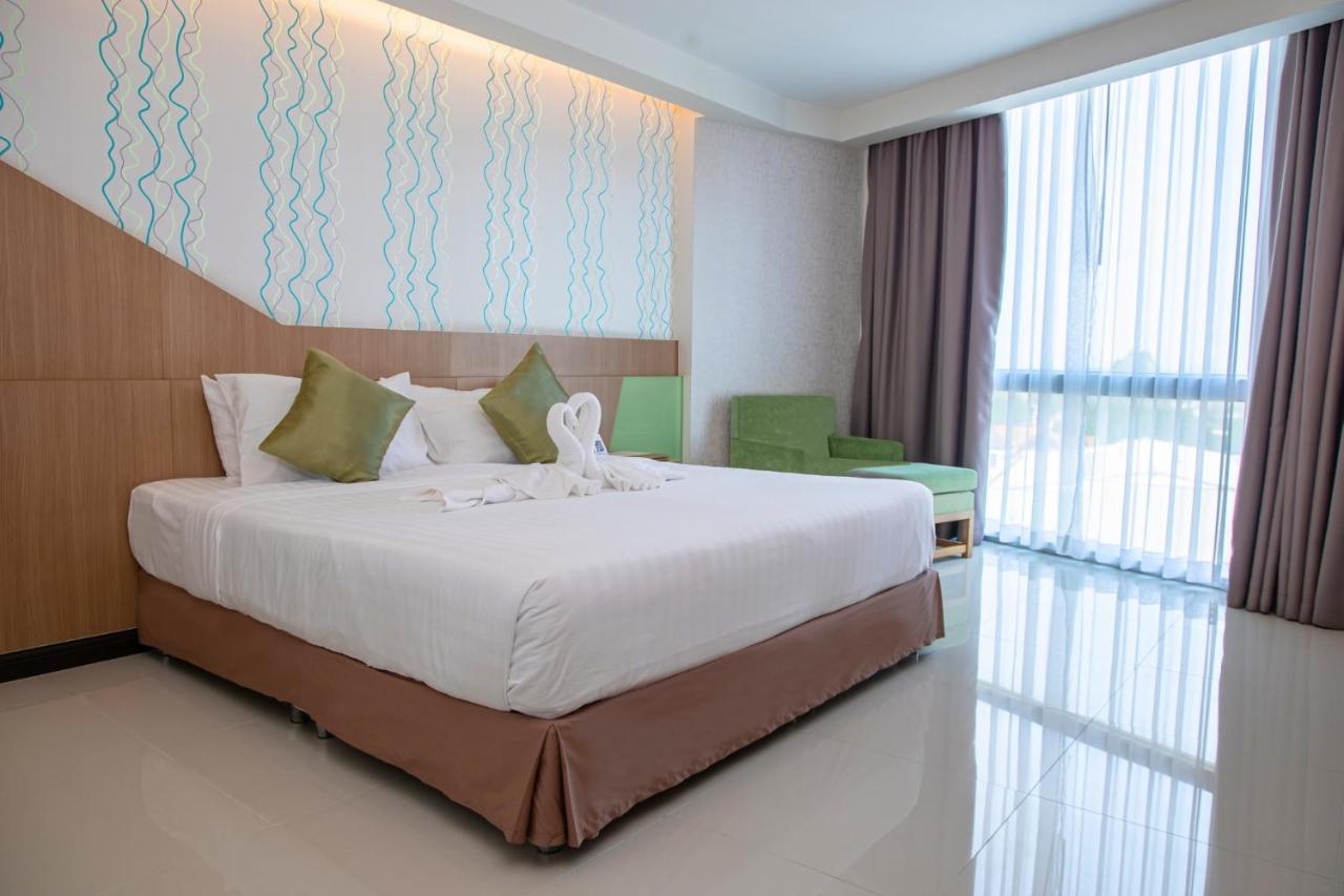 42C The Chic Hotel Nakhon Sawan Bagian luar foto