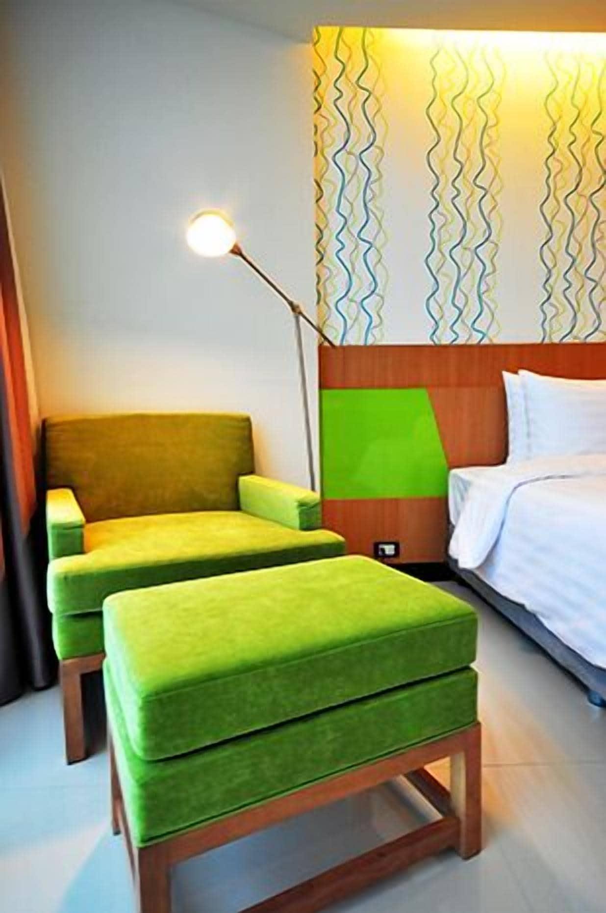 42C The Chic Hotel Nakhon Sawan Bagian luar foto