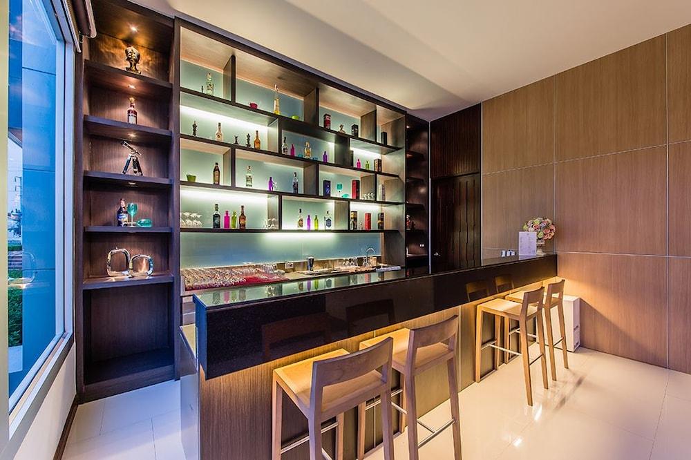 42C The Chic Hotel Nakhon Sawan Bagian luar foto