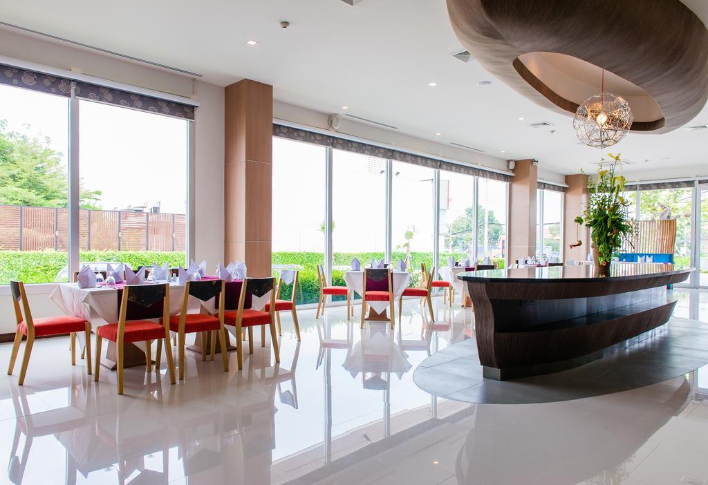 42C The Chic Hotel Nakhon Sawan Bagian luar foto