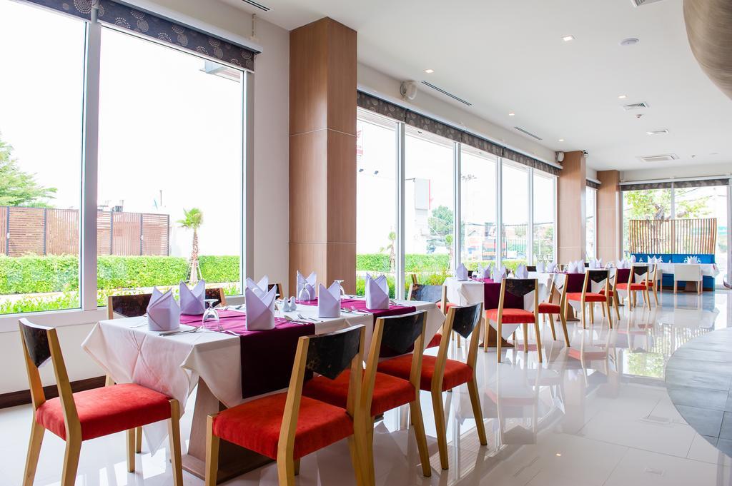 42C The Chic Hotel Nakhon Sawan Bagian luar foto