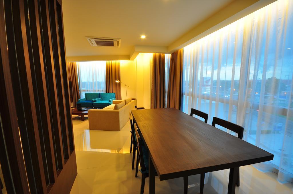 42C The Chic Hotel Nakhon Sawan Bagian luar foto