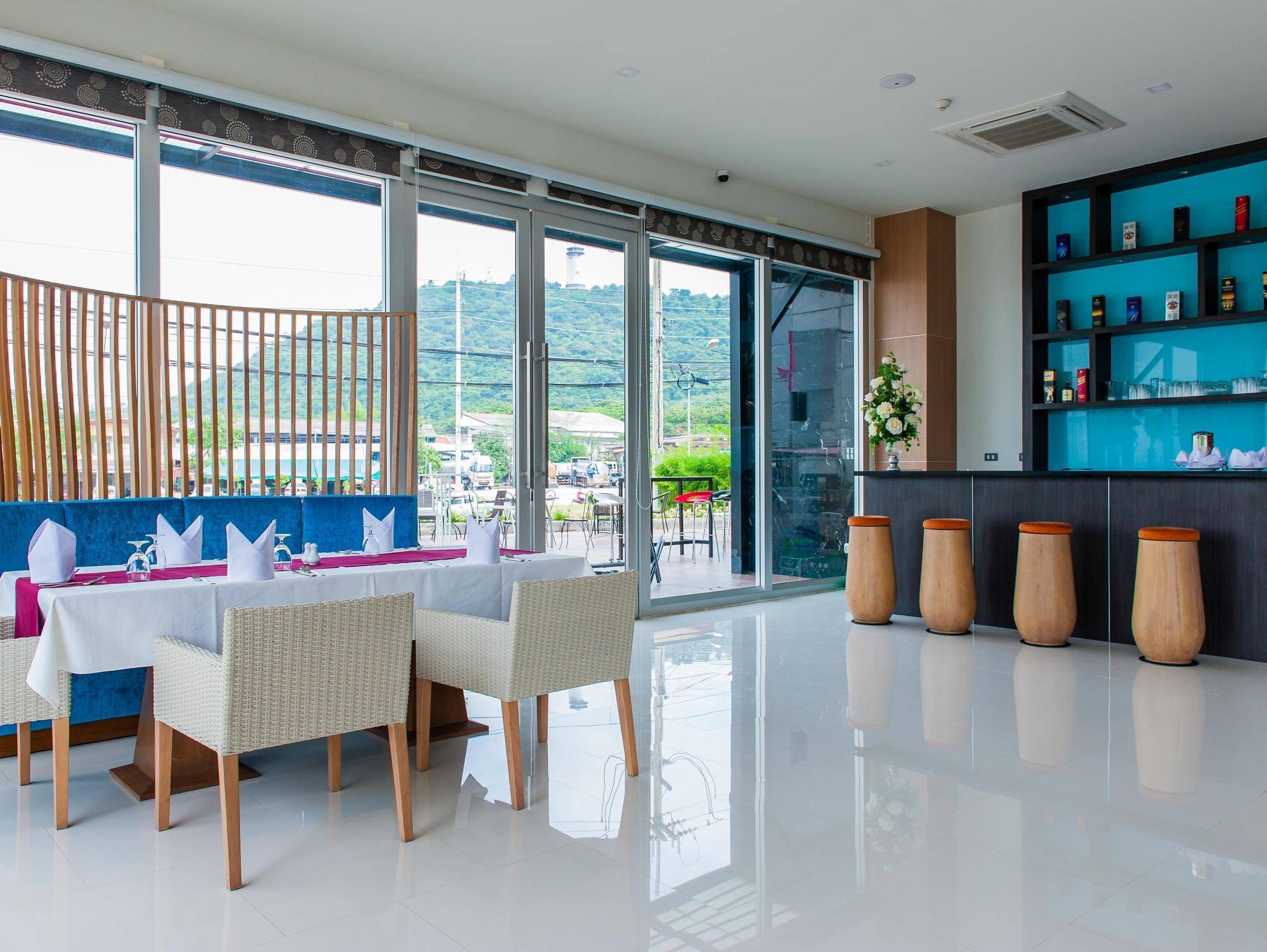 42C The Chic Hotel Nakhon Sawan Bagian luar foto